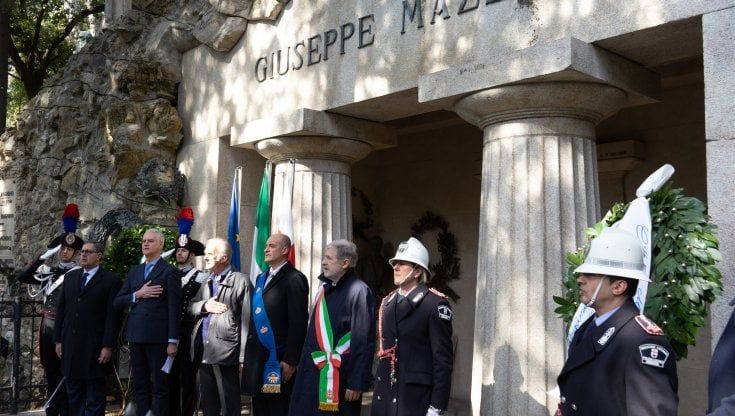 Unità d'Italia, Genova la celebra davanti alla tomba di Mazzini
