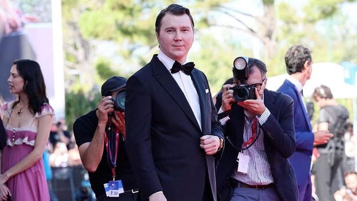 La politica secondo Paul Dano: “Il potere è perversione”