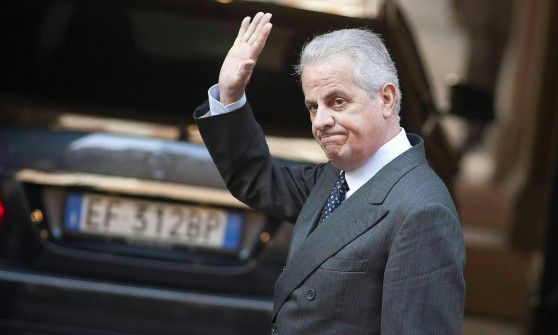 Scajola escluso dalle liste : "Io tradito dai cattivi consiglieri di Silvio"