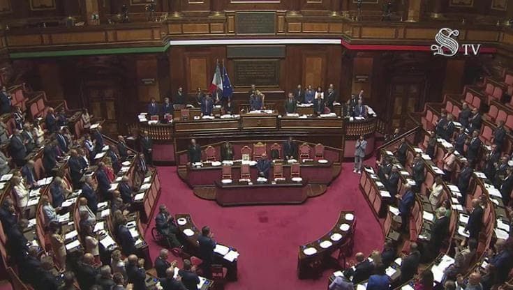 Addio a Emma Bonino, in Senato un momento di silenzio poi il lunghissimo caldissimo applauso