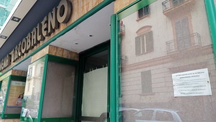 Napoli, c’era una volta il cinema: al posto dell’Arcobaleno apre il megastore cinese 