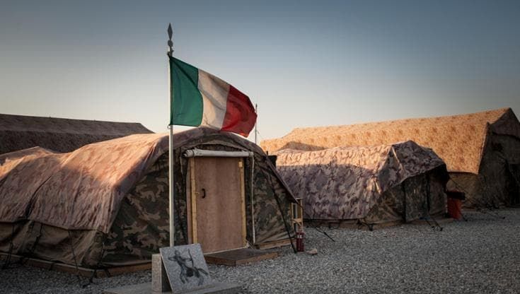 Via da Erbil quattro elicotteri. Iraq, l’ambasciata smobilita