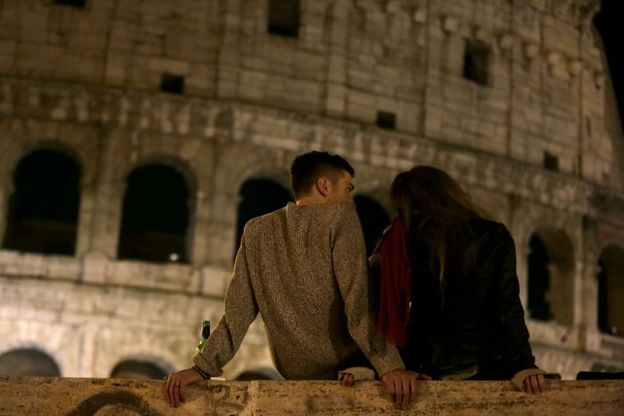 Earth Hour, dal Colosseo al Campidoglio luci spenti per l'ambiente