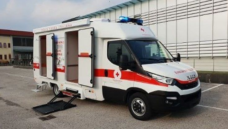 Bolaffi, all'asta 45 opere di artisti torinesi per acquistare l'unità mobile della Croce Rossa