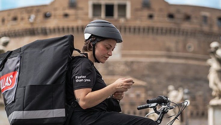 Gorillas, la app di delivery che consegna la spesa in 10 minuti arriva anche a Roma