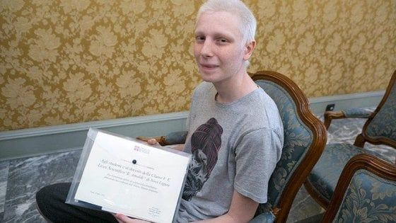 Novi: "Dedico il mio 80 alla maturità ai compagni che mi hanno aiutato vaccinandosi"