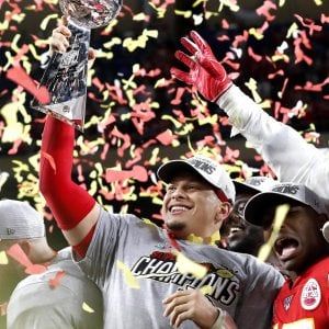 Nfl, il contratto più ricco della storia: Mahomes firma per altri 10 anni coi Chiefs per 477 milioni di dollari