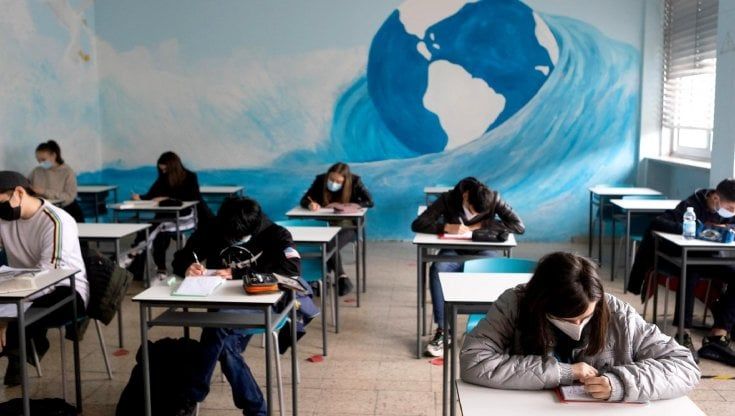 Il pasticcio scuola: 72 ore di stop, lo strappo è rinviato 