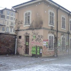 Torino, rioccupato dagli squatter  il centro sociale Fenix