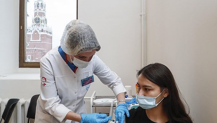 Effetto modesto dei vaccini sul ciclo mestruale: misurato un ritardo di 0,45 giorni, che scompare il mese successivo