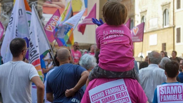 Famiglie arcobaleno: “Felici per la Consulta, ma continueremo a lottare per i bambini con due papà”