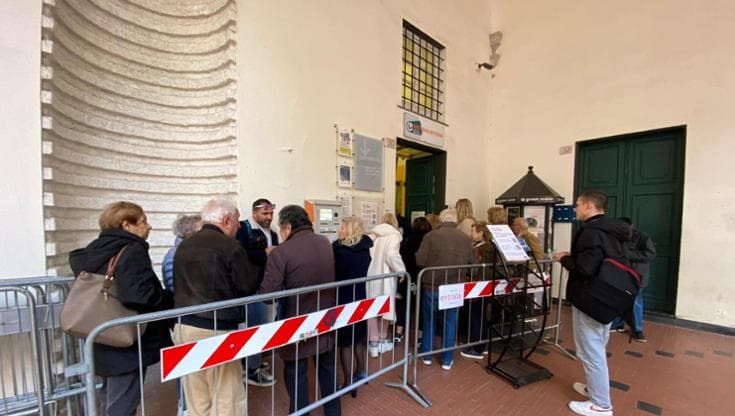 Amt, rinnovo abbonamento alle biglietterie: molti over 70 in difficoltà con la prenotazione on line
