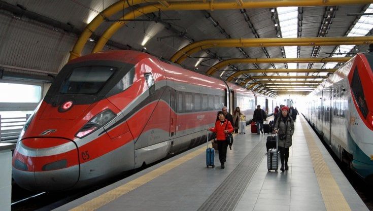 "Napoli-Bari, dal 2027 in treno in 2 ore": l'annuncio dell'ad del Gruppo Fs. Il ministro Giovannini: "Priorità per il governo"