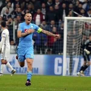 Calcio Napoli, rientrato in Italia il tifoso aggredito e ferito durante gli scontri nella metropolitana