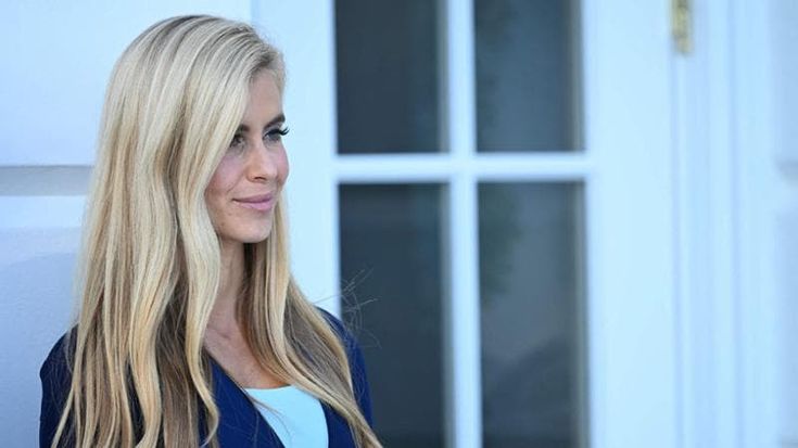 Tutti i complotti di Katie Zacharia, la nuova portavoce di Trump