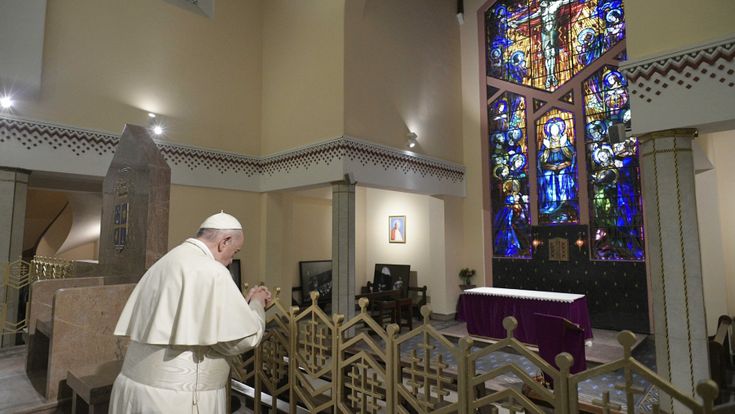 Giù la fiducia nella Chiesa ma gli italiani credono ancora meno nello Stato