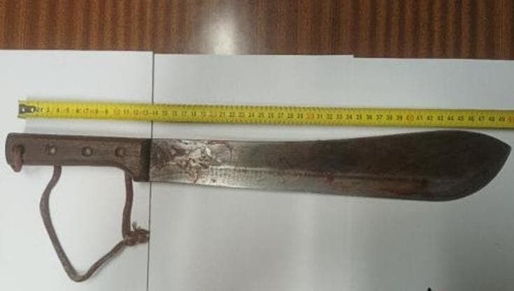 Prato, arrestate le bande in guerra per il mercato della droga: usavano pistole e machete