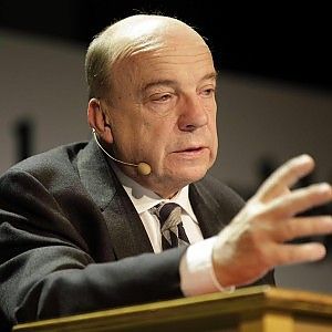 Zagrebelsky: "Gli 80 euro di Renzi? Non disprezziamoli, ma sono una pezza"