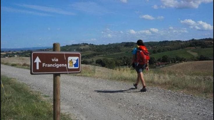 Zaino, scarpe da tennis e voglia di natura: “Buen camino” a tutti