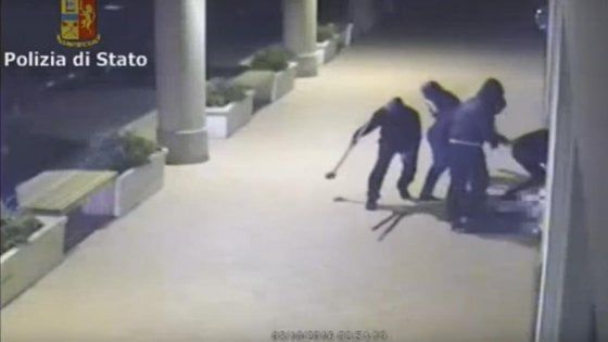 Catania, sgominata la banda della "spaccata"
