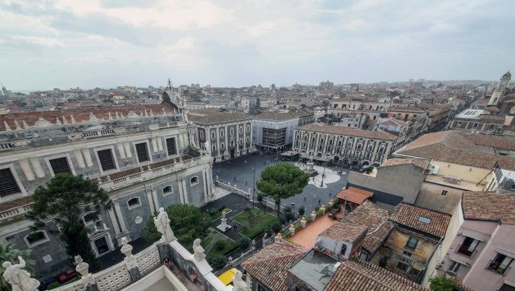 Catania, il racconto di Cinzia: "Perso il lavoro, faccio l'amore per denaro. Un incubo ma sfamo i miei figli"