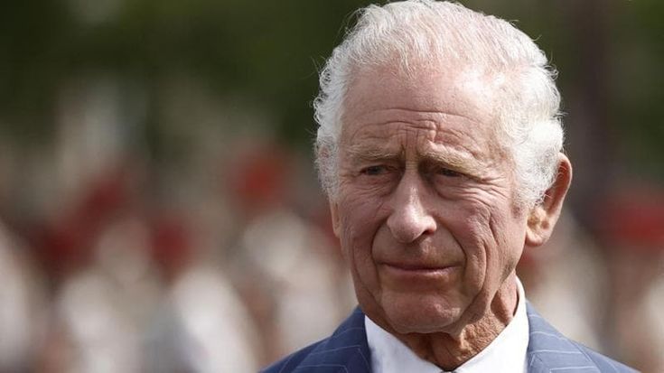 Re Carlo III ricoverato in ospedale per “effetti collaterali della cura anti cancro”. Annullati gli impegni della giornata