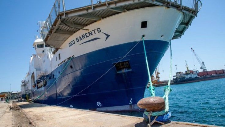 Migranti, la Guardia costiera blocca anche la nave di Msf. La Ong: " E intanto in mare si continua a morire"