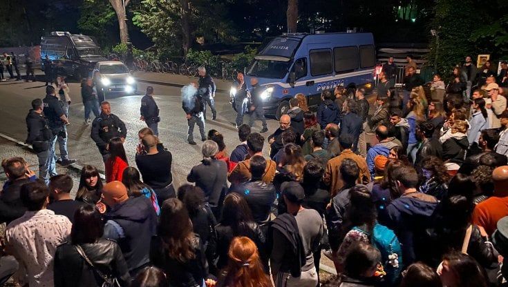 Eurovision, fan in delirio al Valentino per i Negrita. Interviene la polizia 