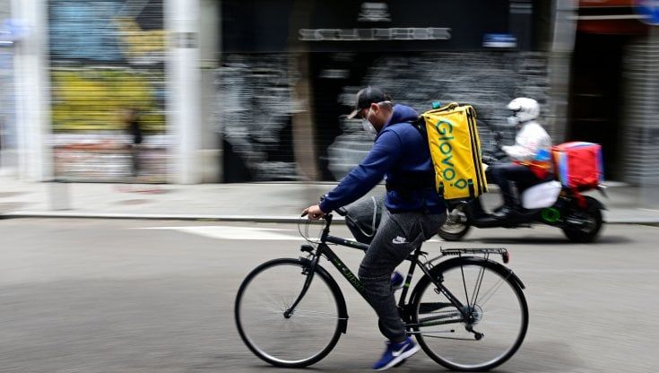 La ricerca di Glovo sulle consegne a domicilio: "Con il delivery i negozi guadagnano di più”