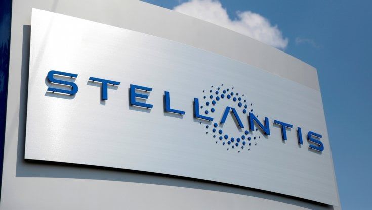 Stellantis, nuovo accordo per le batterie in Nord America: joint venture con Samsung