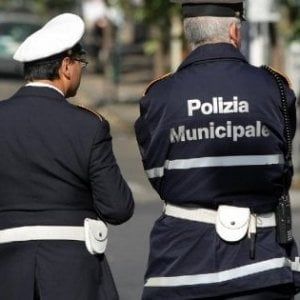 Polizia municipale, niente più agenti in moto a Napoli: scontro tra sindacato e Capo dei vigili 