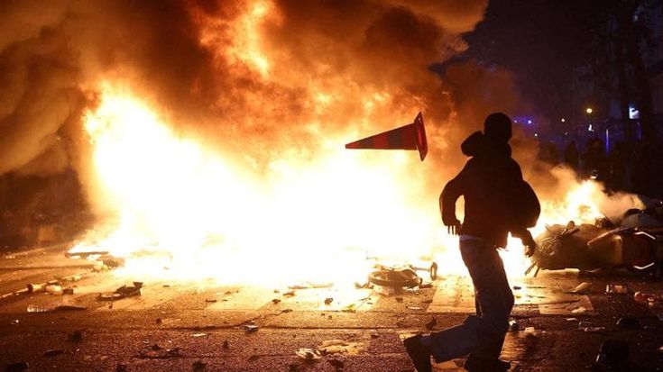 Gressani: “Le violenze di piazza fanno il gioco di Trump e Putin”
