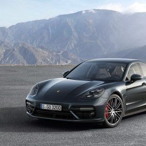 Nuova Porsche Panamera, si cambia tutto