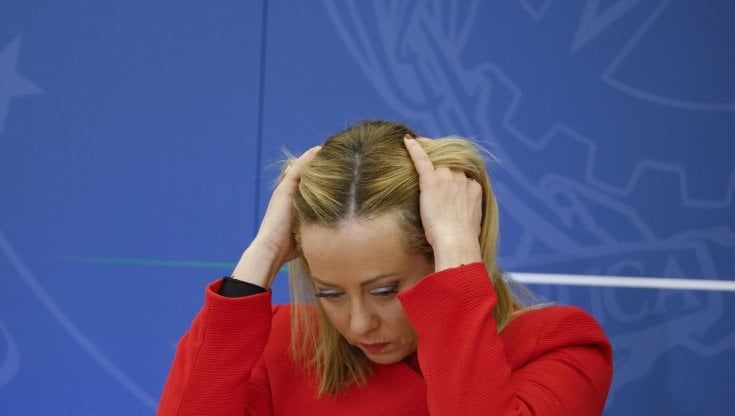 Meloni e la sindrome dell'assedio: la presidente ha paura delle domande? 