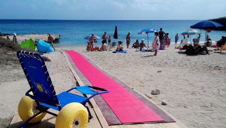 Disabili al mare, dove andare (e dove no) in Puglia