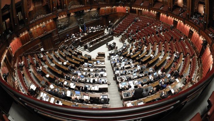 Parlamento in stand-by in attesa del nuovo governo: aule sospese, decreto Milleproroghe 'congelato'