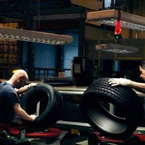 Metalmeccanici, la Uil: "Entro fine novembre il rinnovo del contratto"