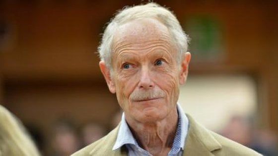Ischia, Erri de Luca: "Ci sono ministri che trasformano l'oro in fango"