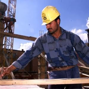 Costruzioni, la ripresa è lontana: giù imprese, occupati e compravendite