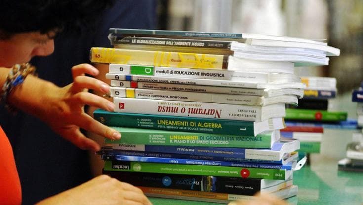 Caro scuola, non solo libri più costosi. Famiglie in difficoltà e c’è chi ricorre ai prestiti