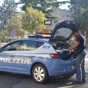 Roma, donna travolta e uccisa da un furgone in retromarcia