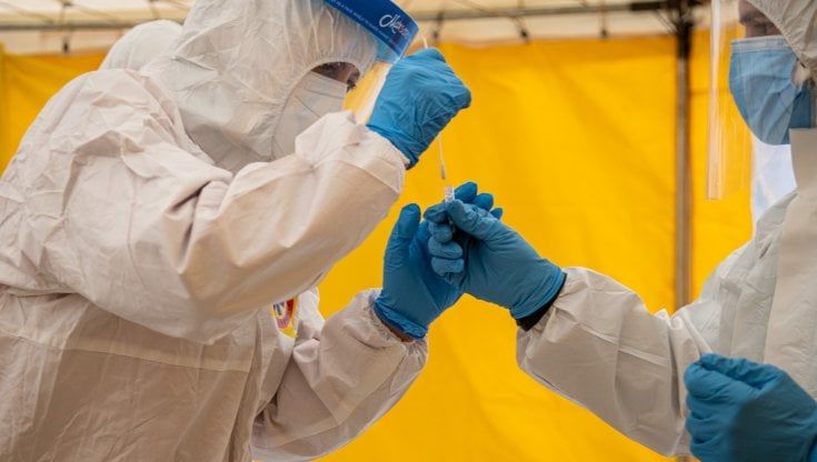 Coronavirus, a Roma tampone last minute per Natale. Dove, come, quando e quanto costa: tutto quello che c'è da sapere