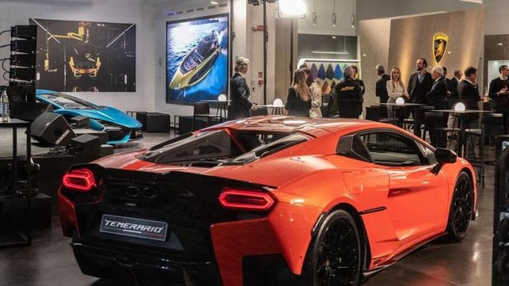 Torino, il lusso non conosce crisi: Lamborghini esaurisce le vendite 2026 prima dell’apertura
