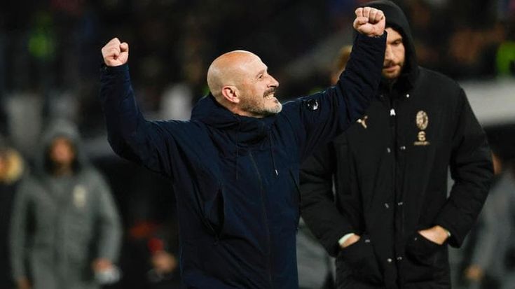 Vincenzo Italiano fra riti e scaramanzie: l’elmetto, il pallone in curva, gli orizzonti e Cruijff