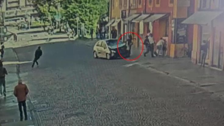Ecco perché non si può togliere la cittadinanza all’aggressore di Modena