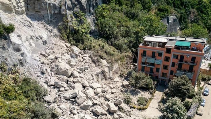 Campi Flegrei, ok al decreto. Ma i sindaci: “Subito i cantieri”