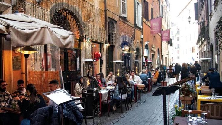 Milioni di recensioni false online: la grande truffa a bar e ristoranti