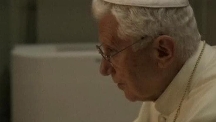 Il Papa si ritira nel silenzio della preghiera