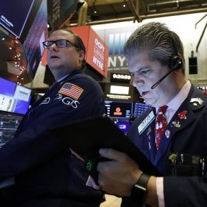 Borse a mezzo servizio, listini positivi in Asia e Wall Street a nuovi record