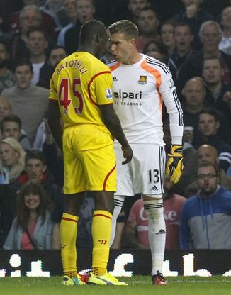Liverpool ko, Balotelli litiga con il portiere avversario